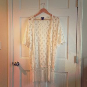 White lace/fringey cover
